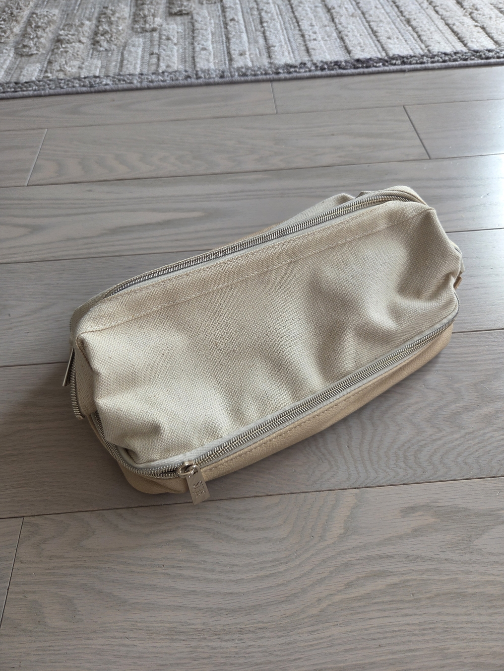 Beis The Dopp Kit Toiletry Bag in Beige